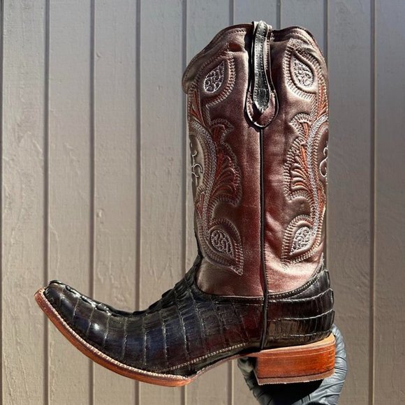 #59 Imitation Boot with Cocodrile Tail Details in Brown Color - Picture 2 of 5